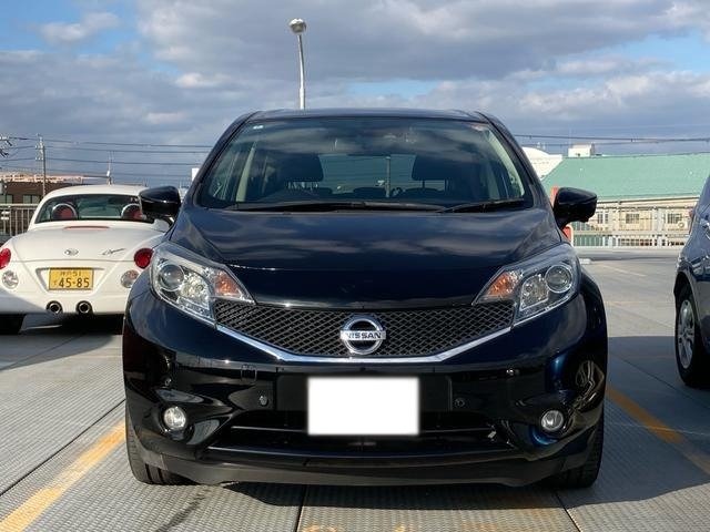 car-img
